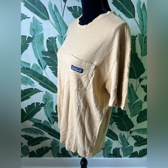 Patagonia Mustard Short Sleeve T-Shirt Size M - Picture 3 of 6